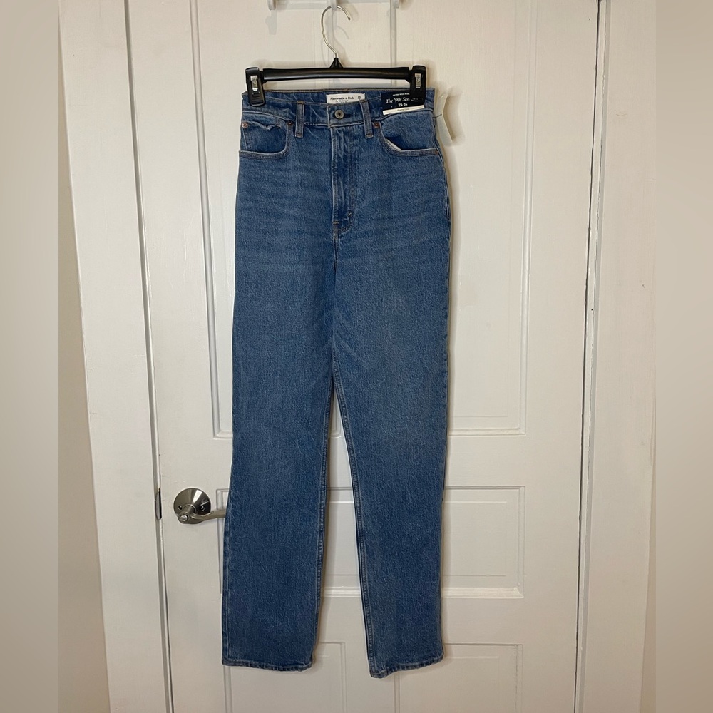 NWT Abercrombie & Fitch Curve Love The ‘90s Straight Ultra High Rise Jeans